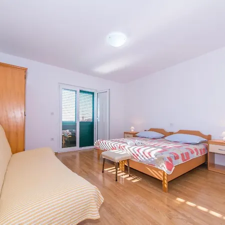 Besker Apartment Makarska