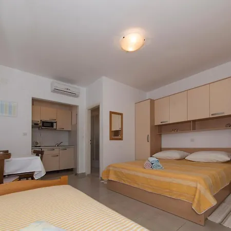 Besker * Makarska