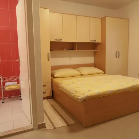 Besker Apartment *